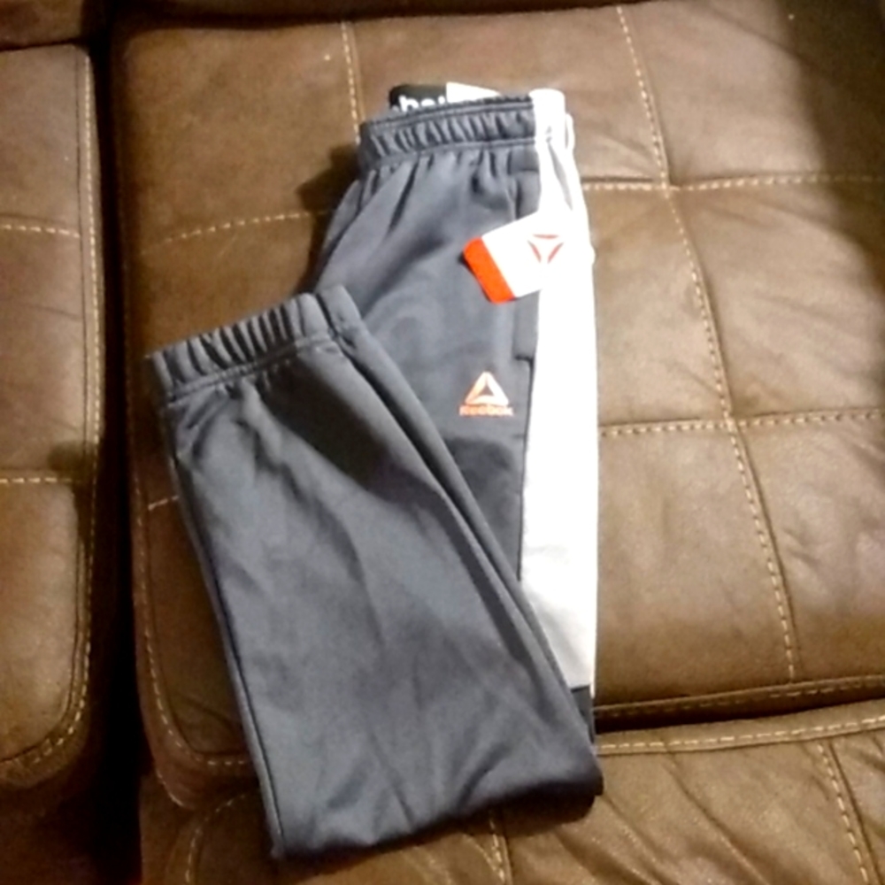 Boys "Reebok" Joggers NWT Size-M (8) Slim